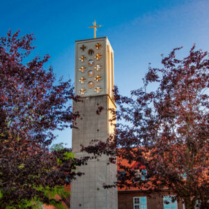 Enghave Kirke set udefra